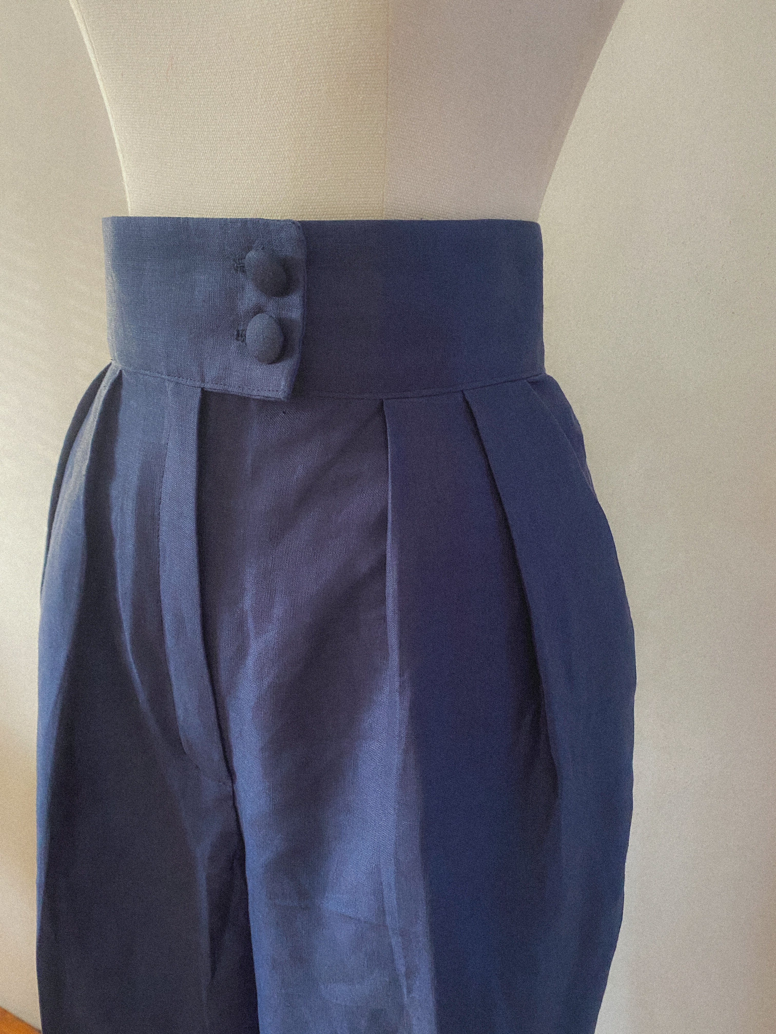 Linen Pleat Trouser